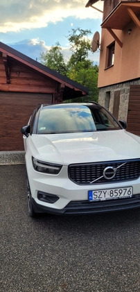 Volvo XC 40 cena 133000 przebieg: 68000, rok produkcji 2018 z Gryfów Śląski małe 277